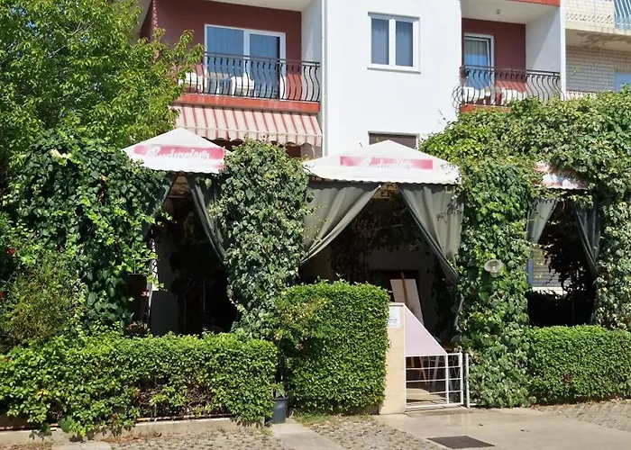 לינה וארוחת בוקר Kasa 2 4*