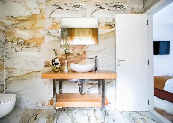 Kasa 2 Bed and Breakfast 4*