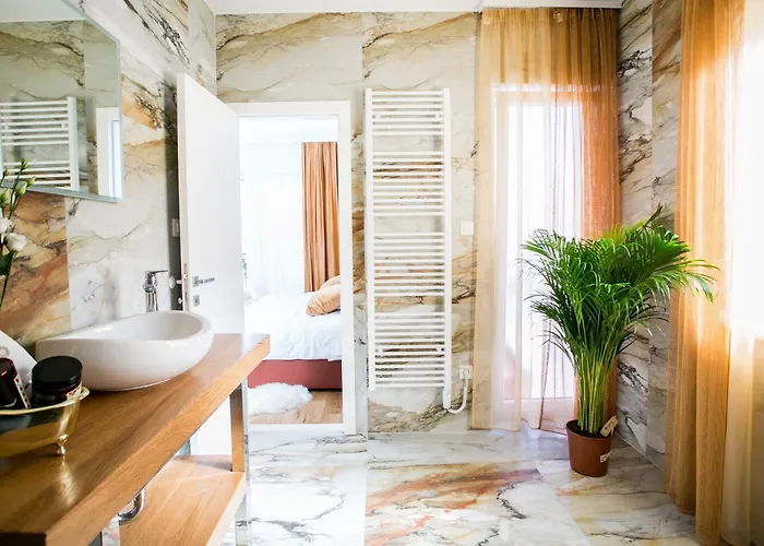 Kasa 2 Bed and Breakfast 4*